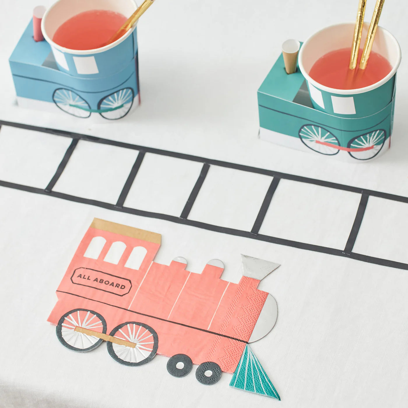 Train Napkins (x16)